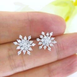 Silver Snowflake Stud Earrings Dainty CZ Winter Earrings 925 Sterling Silver Post Gift For Christmas, Sweet Girl, Mom, Bridesmaid (E082) -Jewellery Soldes Boutique il fullxfull.1007467676 fwye