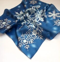 Small Blue Square Silk Scarf Handpainted, Christmas Gift For Her, Hand Crafted Scarves, Gift For Women, Snowflake Scarf -Jewellery Soldes Boutique il fullxfull.1037549972 3x14