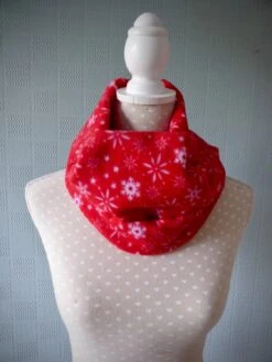 Pink White Fleece Snood, Cowl, Neck Warmer, White Snowflakes, Christmas Gift -Jewellery Soldes Boutique il fullxfull.1099814630 fj0i