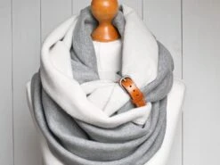 CHUNKY Infinity Scarf With Leather Cuff, Winter Hooded Scarf, Cozy SNOOD, Simple Winter Scarf, Gift Ideas For Her Christmas 10 CHUNKY Infinity Scarf With Leather Cuff, Winter Hooded Scarf, Cozy SNOOD, Simple Winter Scarf, Gift Ideas For Her Christmas -Jewellery Soldes Boutique il fullxfull.1213032535 2lf8