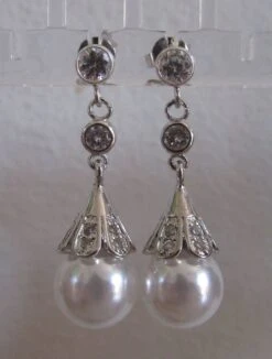 Kate Middleton Princess Of Wales Duchess Of Cambridge Inspired Replikate Lady Diana Round Pearl Drop Crystal Earrings Christmas Gift Idea -Jewellery Soldes Boutique il fullxfull.1290766994 h6ay