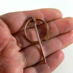 Penannular Brooch - Copper Viking Brooch, Celtic Shawl Pin Christmas Gifts For Knitters, Metal Cloak Clasp Norse Pagan Yule Gifts 14 Penannular Brooch - Copper Viking Brooch, Celtic Shawl Pin Christmas Gifts For Knitters, Metal Cloak Clasp Norse Pagan Yule Gifts -Jewellery Soldes Boutique il fullxfull.1360703352 sgtd