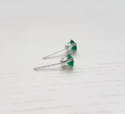 Tiny Green Onyx Stud Earrings, Emerald Green Gemstone Studs In Sterling Silver Or Gold Filled, Christmas Gift For Her, Stocking Filler -Jewellery Soldes Boutique il fullxfull.2019711552 glhp