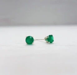 Tiny Green Onyx Stud Earrings, Emerald Green Gemstone Studs In Sterling Silver Or Gold Filled, Christmas Gift For Her, Stocking Filler -Jewellery Soldes Boutique il fullxfull.2019711558 6f23