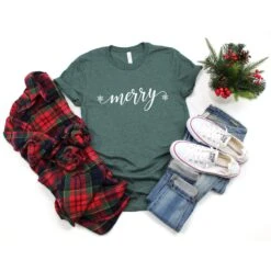 Christmas T Shirts, Merry Shirt, Religious Christmas Shirts For Women, Cute Womens Christmas T Shirt, Merry And Bright Tee, Holiday T-shirt -Jewellery Soldes Boutique il fullxfull.2054870246 pewb