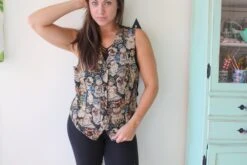 1980s Vintage Winter Carpet Vest..large Adults. Kitsch. Retro. Kawaii. Snowman. Novelty. Holiday. Christmas. Dazzle. Festive