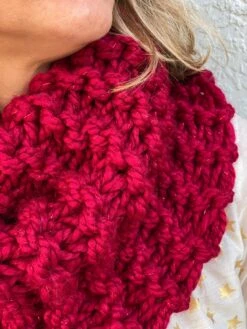 Outlander Cowl, Infinity Scarf In Christmas Red, Chunky Hand Knitted Shoulder Cape, Neck Warmer, Christmas Gift, Outlander Gifts -Jewellery Soldes Boutique il fullxfull.2598187762 161z