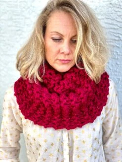 Outlander Cowl, Infinity Scarf In Christmas Red, Chunky Hand Knitted Shoulder Cape, Neck Warmer, Christmas Gift, Outlander Gifts -Jewellery Soldes Boutique il fullxfull.2645861201 hrfs