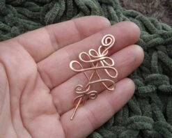 Little Celtic Tree Copper Shawl Pin, Scarf Pin, Brooch For Sweater, Christmas Tree Pin, Gift For Knitters -Jewellery Soldes Boutique il fullxfull.266448845