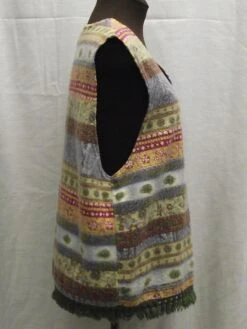 Areo Fall Fleece Christmas Motif Vest Sz L Green Fringe Hemline Barrel Shaped Wood Buttons Country Farmhouse Chic Rustic Woodland Comfort -Jewellery Soldes Boutique il fullxfull.2736537154 dq2x