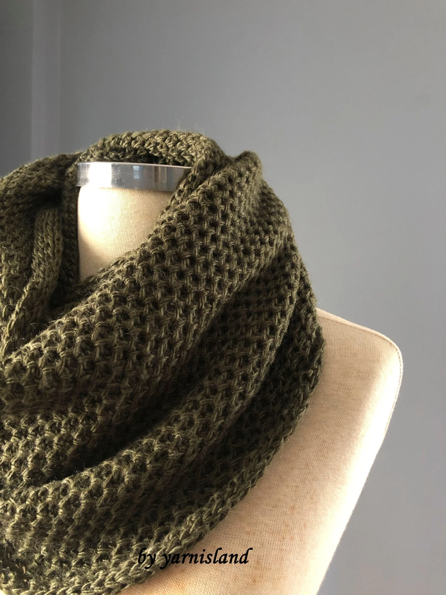 Christmas Sale, Cowl Scarf, Handmade Scarf, Unisex Scarf, Knitted Scarf, Chunky Scarf, Infinity Scarf, Hunter Green, Best Gift Idea 4 Christmas Sale, Cowl Scarf, Handmade Scarf, Unisex Scarf, Knitted Scarf, Chunky Scarf, Infinity Scarf, Hunter Green, Best Gift Idea - Image 2