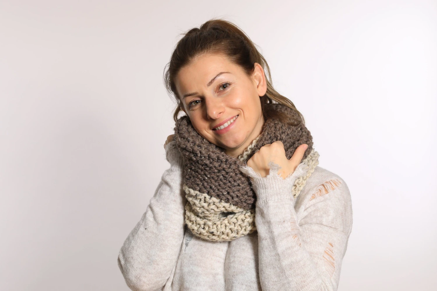 Chunky Knit Snood, Knit Oversized Cowl, Christmas Gift, Chunky Knit Cowl, Hand Knit Snood, Unisex Winter Scarf, Neck Warmer, Soft Scarf 6 Chunky Knit Snood, Knit Oversized Cowl, Christmas Gift, Chunky Knit Cowl, Hand Knit Snood, Unisex Winter Scarf, Neck Warmer, Soft Scarf - Image 4