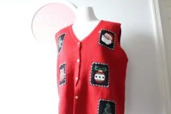 90s Vintage CHRISTMAS SWEATER.....size Medium Large Womens. Kitsch. Retro. Presents. Kawaii. Reindeer. Novelty. Holiday. Christmas. Beaded -Jewellery Soldes Boutique il fullxfull.3880343813 qvd5