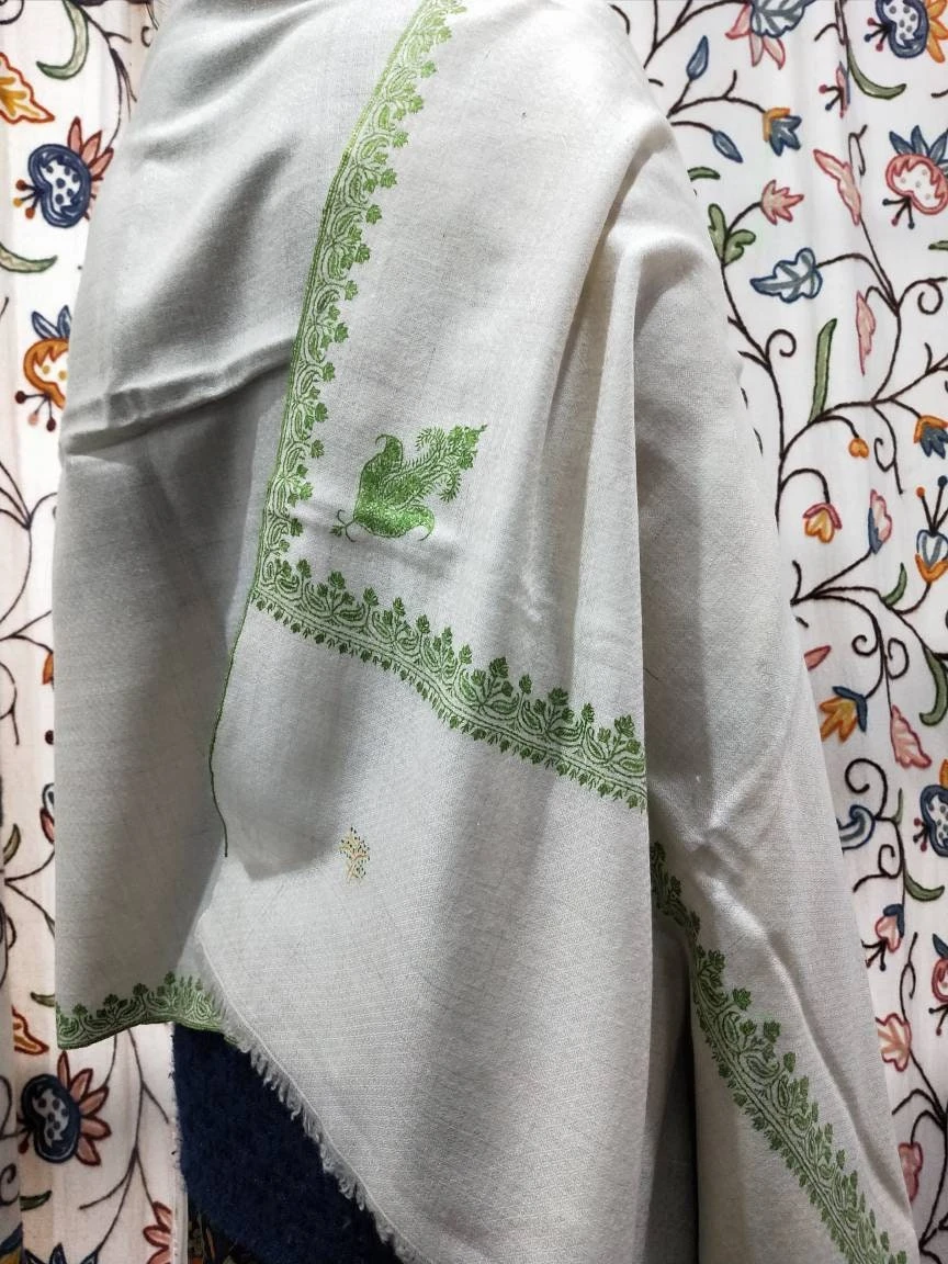 Premium Handcrafted Kashmiri Pashmina Sozni Embroidered Ivory Shawl, Softest And Luxurious Wedding Gift, Christmas Gift 75 X 205 Cm 6 Premium Handcrafted Kashmiri Pashmina Sozni Embroidered Ivory Shawl, Softest And Luxurious Wedding Gift, Christmas Gift 75 X 205 Cm - Image 4