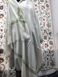 Premium Handcrafted Kashmiri Pashmina Sozni Embroidered Ivory Shawl, Softest And Luxurious Wedding Gift, Christmas Gift 75 X 205 Cm 15 Premium Handcrafted Kashmiri Pashmina Sozni Embroidered Ivory Shawl, Softest And Luxurious Wedding Gift, Christmas Gift 75 X 205 Cm -Jewellery Soldes Boutique il fullxfull.3900500826 h314