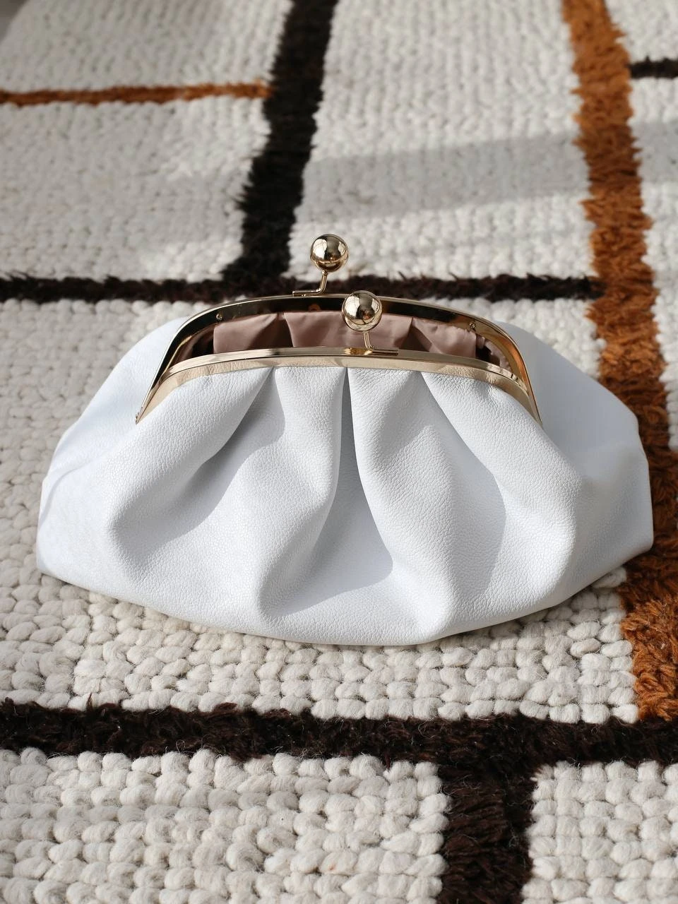 Leather Pouch Bag White,Handmade Frame Pouch Bag,White Leather Clutch Pouch,Women's Clutch,Cloud Clutch,Christmas Gift Idea,Evening Purse 6 Leather Pouch Bag White,Handmade Frame Pouch Bag,White Leather Clutch Pouch,Women's Clutch,Cloud Clutch,Christmas Gift Idea,Evening Purse - Image 4