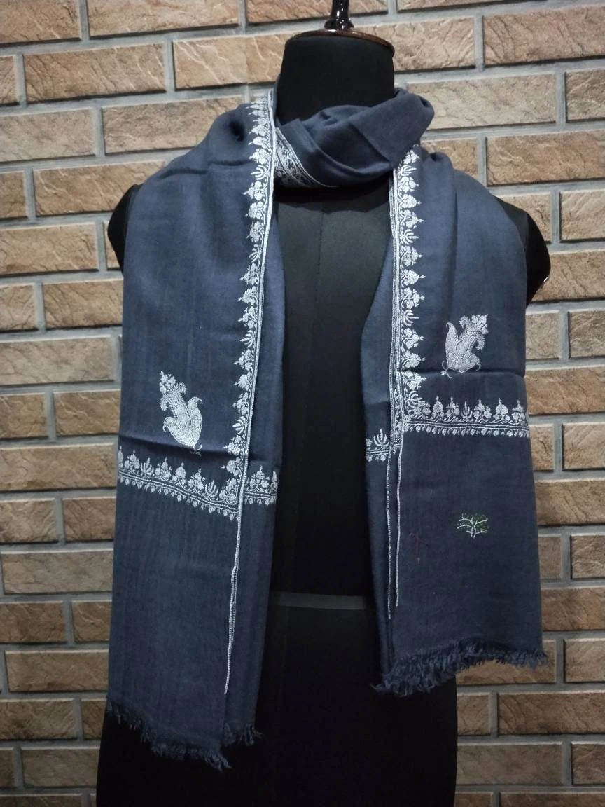 Premium Handcrafted Kashmiri Pashmina Sozni Embroidered Ivory Shawl, Softest And Luxurious Wedding Gift, Christmas Gift 75 X 205 Cm 11 Premium Handcrafted Kashmiri Pashmina Sozni Embroidered Ivory Shawl, Softest And Luxurious Wedding Gift, Christmas Gift 75 X 205 Cm - Image 9