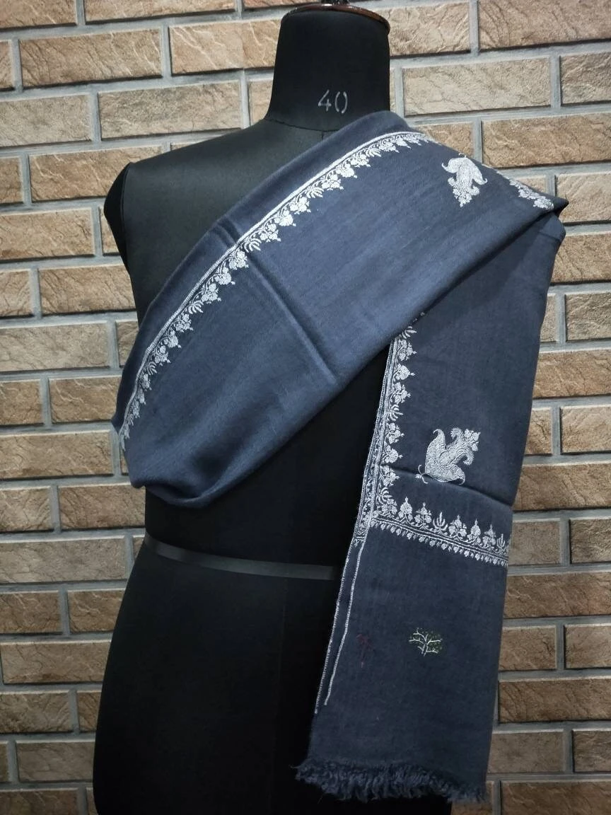 Premium Handcrafted Kashmiri Pashmina Sozni Embroidered Ivory Shawl, Softest And Luxurious Wedding Gift, Christmas Gift 75 X 205 Cm 10 Premium Handcrafted Kashmiri Pashmina Sozni Embroidered Ivory Shawl, Softest And Luxurious Wedding Gift, Christmas Gift 75 X 205 Cm - Image 8