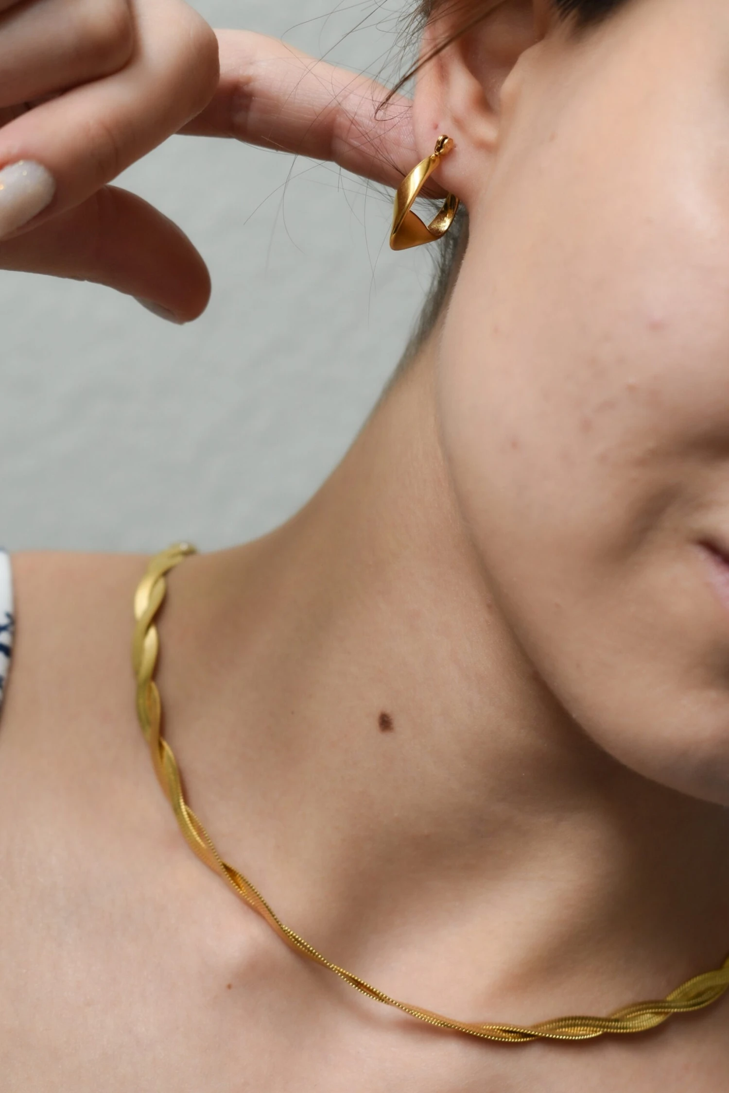 18K Gold Filled Smooth Twisted Hoop Dangle Earrings ・ Non Tarnish Jewelry Waterproof Earrings Christmas Jewelry For Woman Best Gift For Her 10 18K Gold Filled Smooth Twisted Hoop Dangle Earrings ・ Non Tarnish Jewelry Waterproof Earrings Christmas Jewelry For Woman Best Gift For Her - Image 8