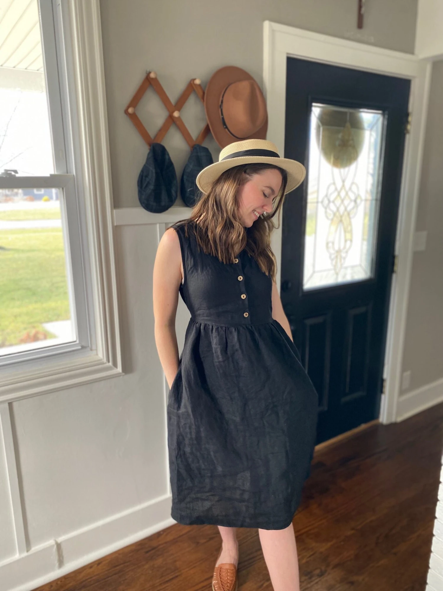 V-neck Linen Dress With Tie-Back Detail, SONOMA / Nursing Dress With Wooden Buttons / Available In 40 Colors / Christmas Gift For Her 3 V-neck Linen Dress With Tie-Back Detail, SONOMA / Nursing Dress With Wooden Buttons / Available In 40 Colors / Christmas Gift For Her