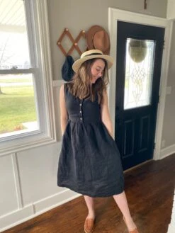 V-neck Linen Dress With Tie-Back Detail, SONOMA / Nursing Dress With Wooden Buttons / Available In 40 Colors / Christmas Gift For Her 18 V-neck Linen Dress With Tie-Back Detail, SONOMA / Nursing Dress With Wooden Buttons / Available In 40 Colors / Christmas Gift For Her -Jewellery Soldes Boutique il fullxfull.5464619967 3sog