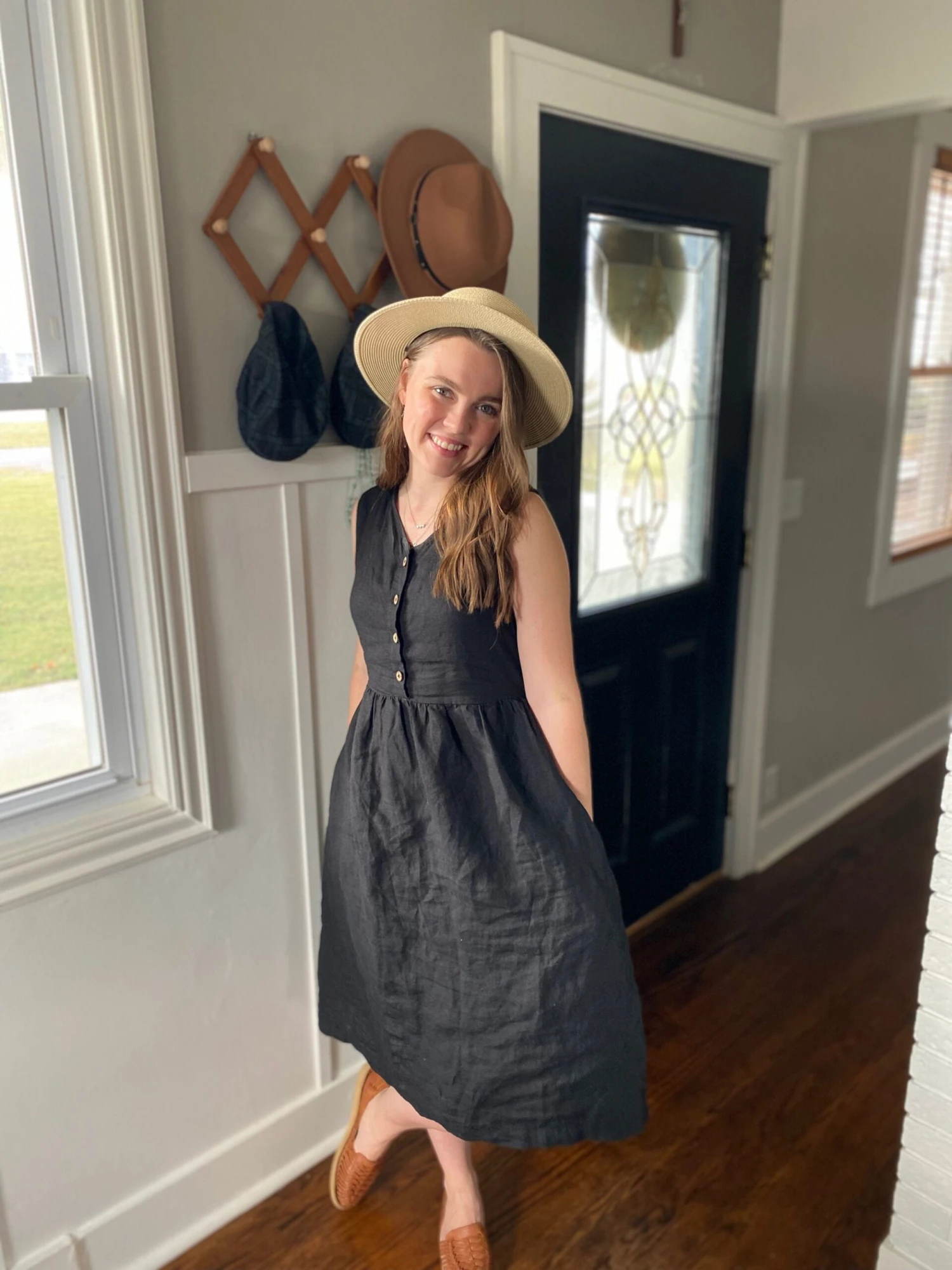 V-neck Linen Dress With Tie-Back Detail, SONOMA / Nursing Dress With Wooden Buttons / Available In 40 Colors / Christmas Gift For Her 10 V-neck Linen Dress With Tie-Back Detail, SONOMA / Nursing Dress With Wooden Buttons / Available In 40 Colors / Christmas Gift For Her - Image 8