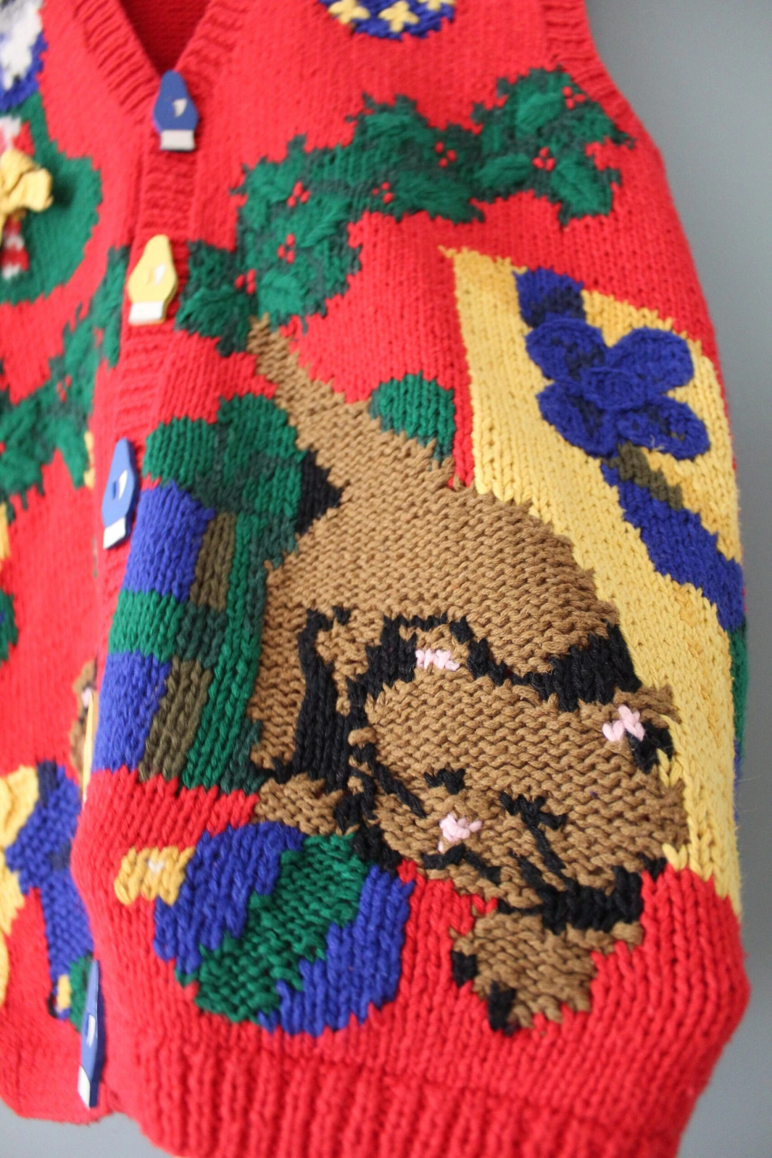 Christmas Kittens Intarsia Vest | Cute Kittens Vest | Hand-knitted Holiday Vest 11 Christmas Kittens Intarsia Vest | Cute Kittens Vest | Hand-knitted Holiday Vest - Image 9