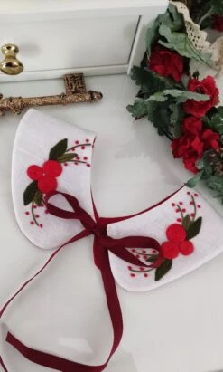 Removable Linen Christmas Collar, Embroidered Collar, Petter Pan Collar, Gift For Her , Vintage Embroidered Collar , Boho Style Collar