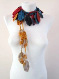 Colorful Crochet Scarf, Crocheted Leaf Scarves, Long Lariat Jewelry, Leaves Necklace, Autumn Accessories, Fall Woman Fashion, Christmas Gift -Jewellery Soldes Boutique il fullxfull.815991010 8flz