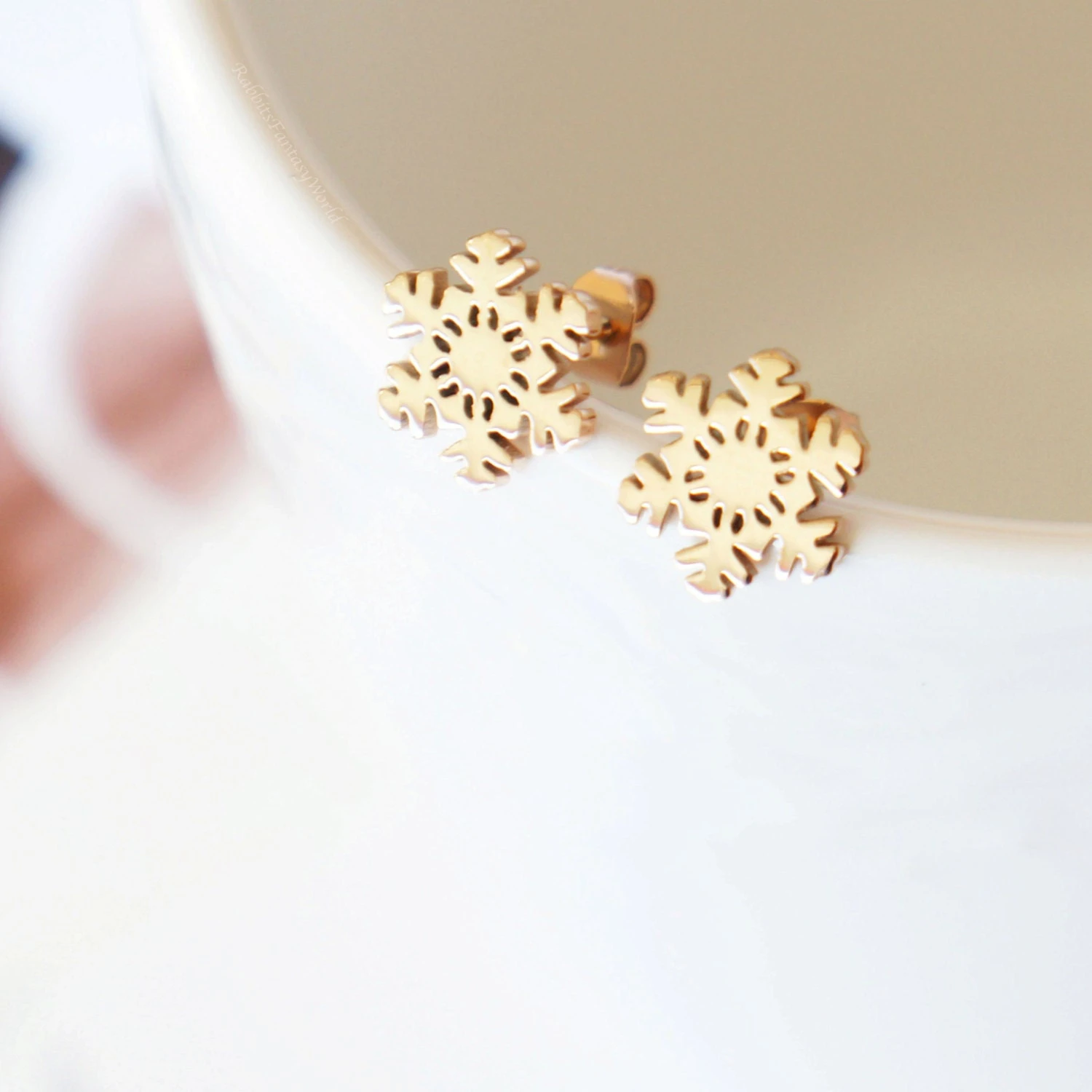 Snow Flakes Stud Earrings, Christmas Gift, For Her Under 20, Winter Wedding Jewelry, Rose Gold Silver, Kerst Cadeau Voor Vrouwen 4 Snow Flakes Stud Earrings, Christmas Gift, For Her Under 20, Winter Wedding Jewelry, Rose Gold Silver, Kerst Cadeau Voor Vrouwen - Image 2