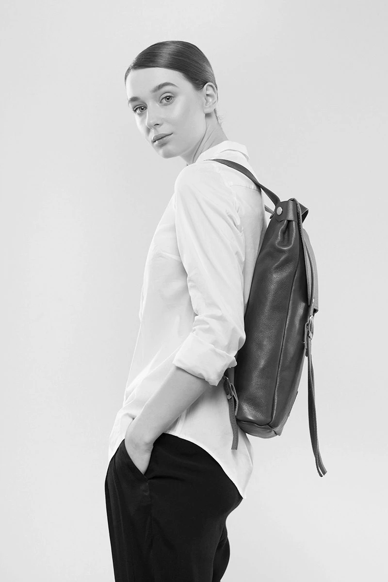 Hot Red Colored Middle Size Leather Backpack Rucksack / In Stock / Laptop Backpack / Leather Rucksack / Womens Backpack / Christmas Gift / 8 Hot Red Colored Middle Size Leather Backpack Rucksack / In Stock / Laptop Backpack / Leather Rucksack / Womens Backpack / Christmas Gift / - Image 6